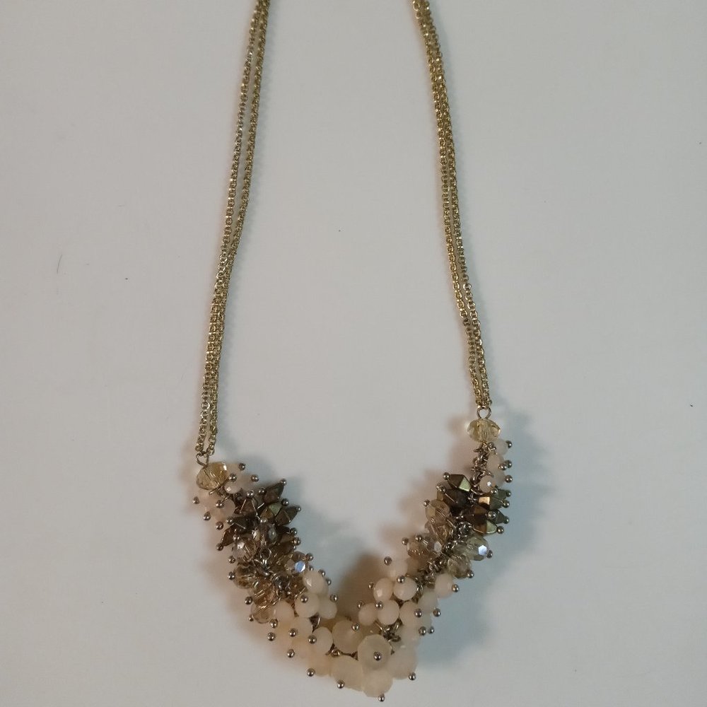 Jigsaw light pink beaded necklace